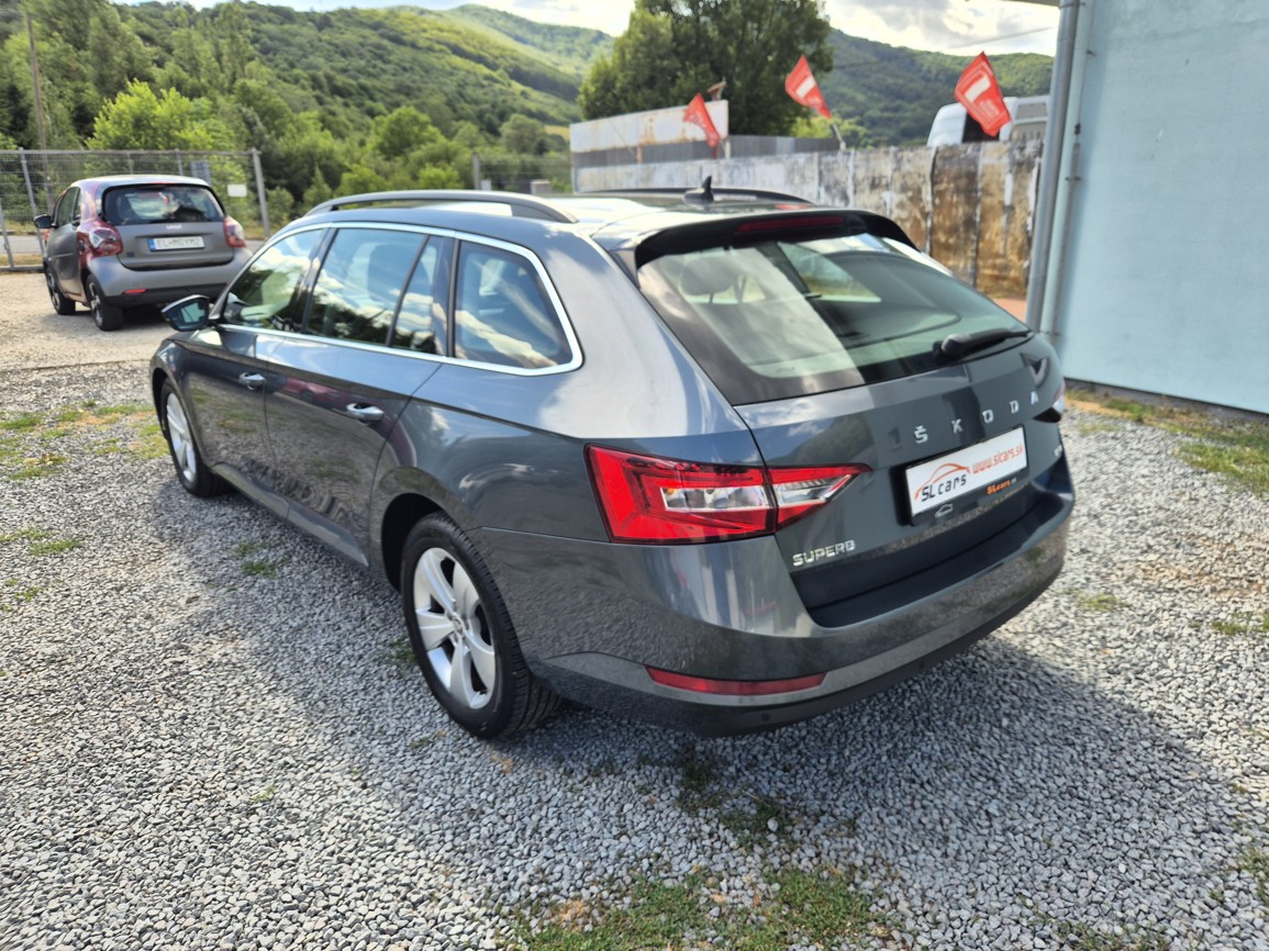 Škoda Superb Combi 2.0 TDi DSG 147 kW DSG Ambition
