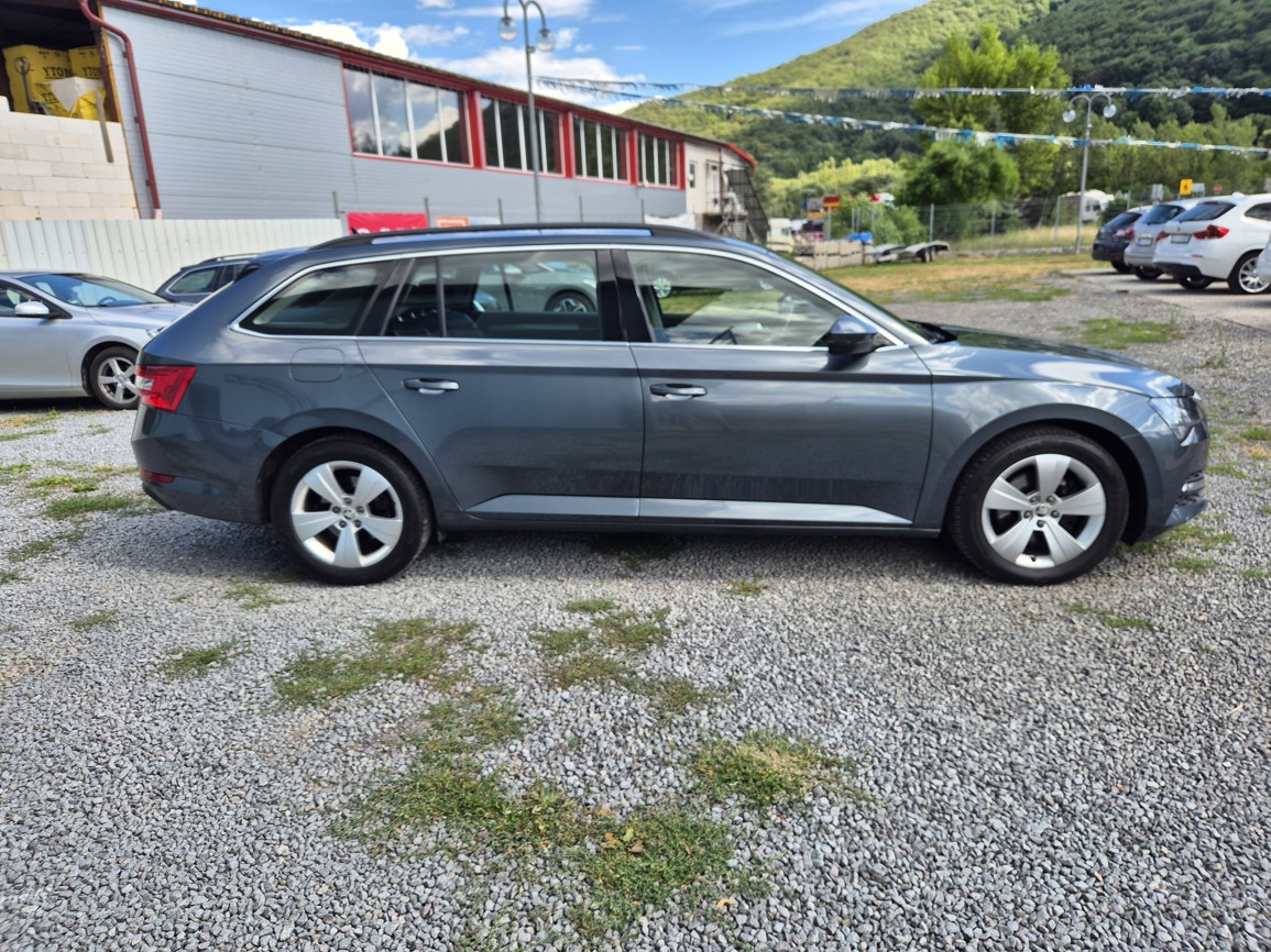 Škoda Superb Combi 2.0 TDi DSG 147 kW DSG Ambition