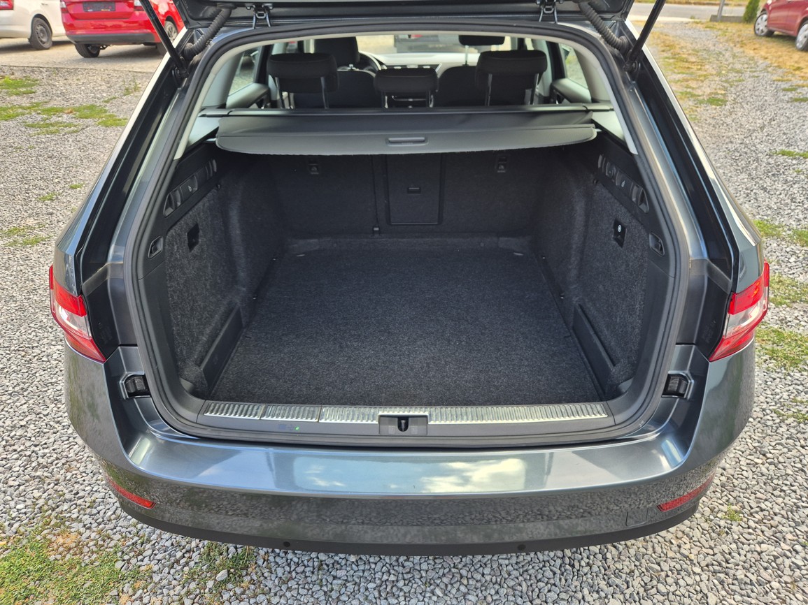 Škoda Superb Combi 2.0 TDi DSG 147 kW DSG Ambition