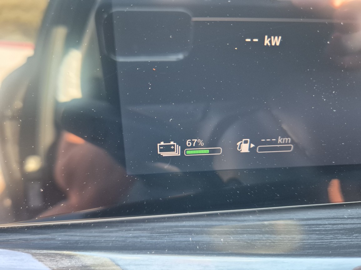 Omoda 9 SHS 9 PHEV [AWD] Premium - Obsidian Jade & Matt blac